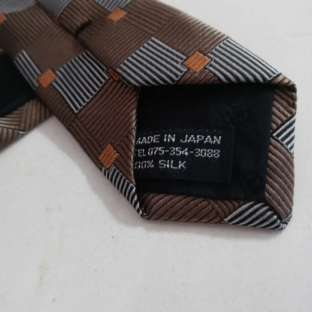 Jhane Barnes Signature Collection Classic 100%Silk 59